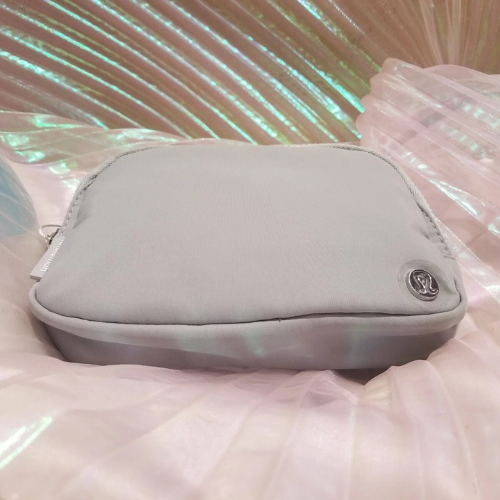 lululemon Everywhere Belt Bag - Silver Pastel Trending