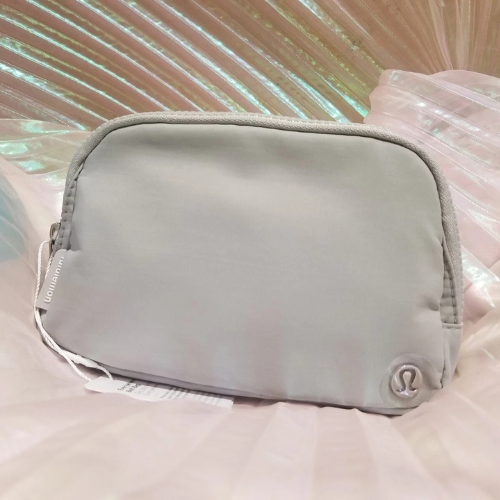 lululemon Everywhere Belt Bag - Silver Pastel Trending