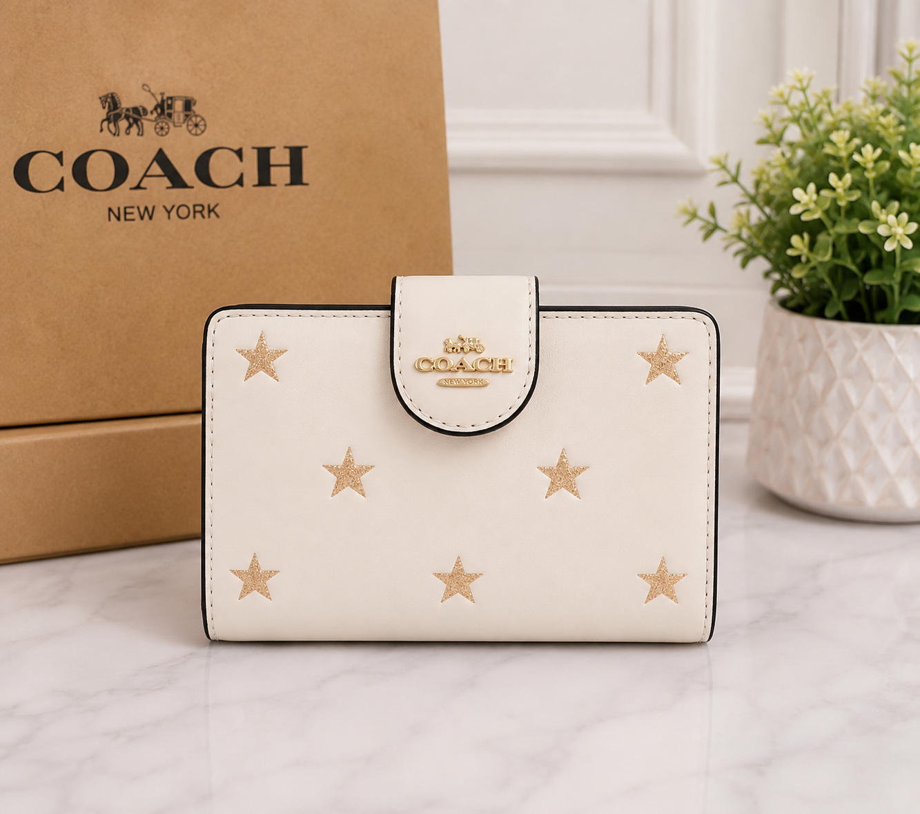 NWT Coach Medium Corner Zip Wallet With Star Print CW530